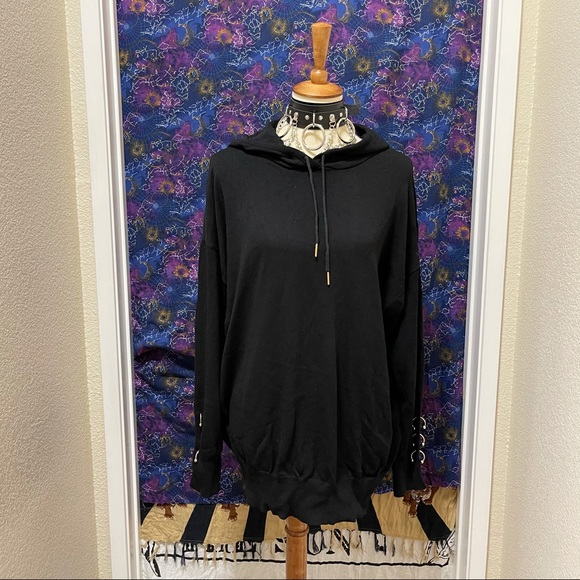 🌈 Amazing modern street studded hoodie - Picture 2 of 11